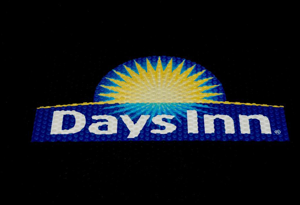 Days Inn By Wyndham Dyersburg Exterior photo